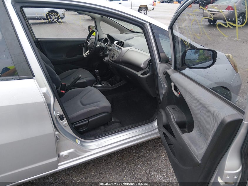 2013 Honda Fit VIN JHMGE8G31DC017147 IAAI salvage auction — NORMAL WEAR, Clear (Missouri), sold $525 on 2026-07-30 (photo 5)