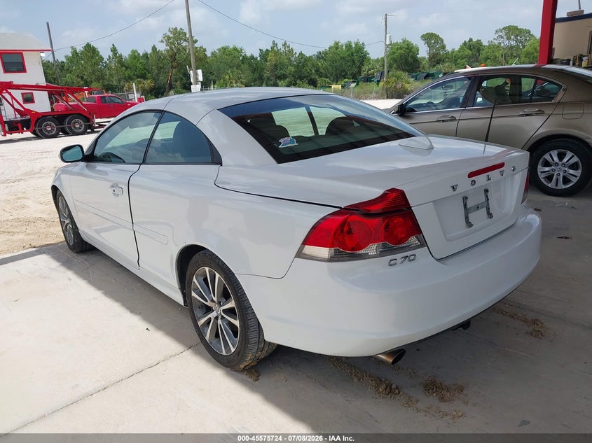 2010 Volvo C70 VIN YV1672MCXAJ092567 IAAI salvage auction — NORMAL WEAR, Salvage (Maryland), sold $500 on 2026-07-28 (photo 3)