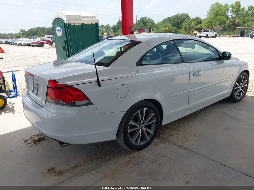 2010 Volvo C70 VIN YV1672MCXAJ092567 IAAI salvage auction — NORMAL WEAR, Salvage (Maryland), sold $500 on 2026-07-28 (photo 4)