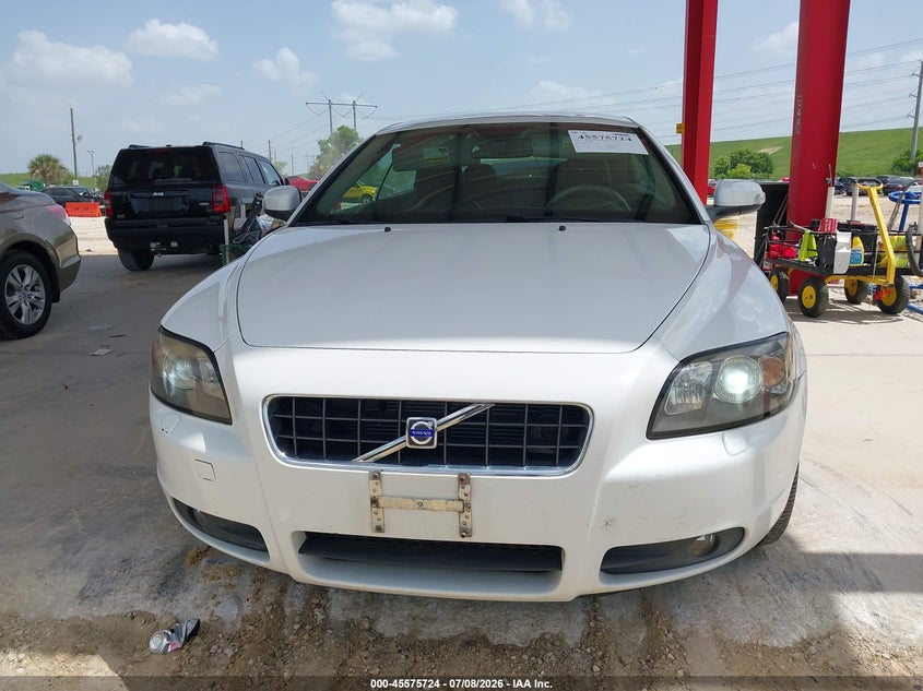 2010 Volvo C70 VIN YV1672MCXAJ092567 IAAI salvage auction — NORMAL WEAR, Salvage (Maryland), sold $500 on 2026-07-28 (photo 6)