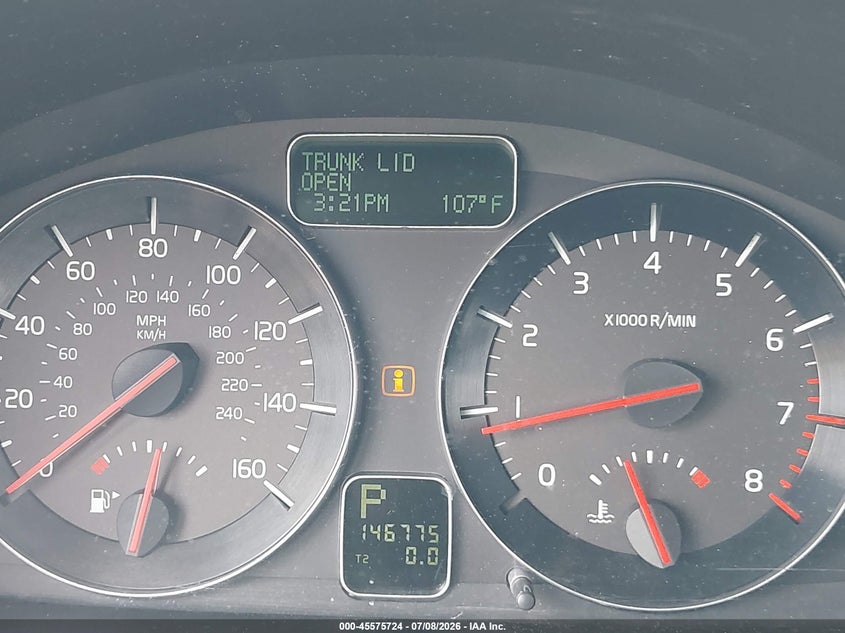 2010 Volvo C70 VIN YV1672MCXAJ092567 IAAI salvage auction — NORMAL WEAR, Salvage (Maryland), sold $500 on 2026-07-28 (photo 7)