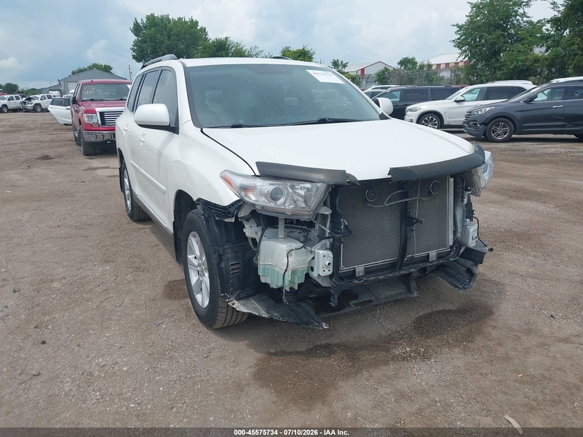 2013 Toyota Highlander VIN 5TDBK3EH1DS253351 IAAI salvage auction — FRONT END, Salvage (Iowa), sold $4,500 on 2026-07-28 (photo 1)