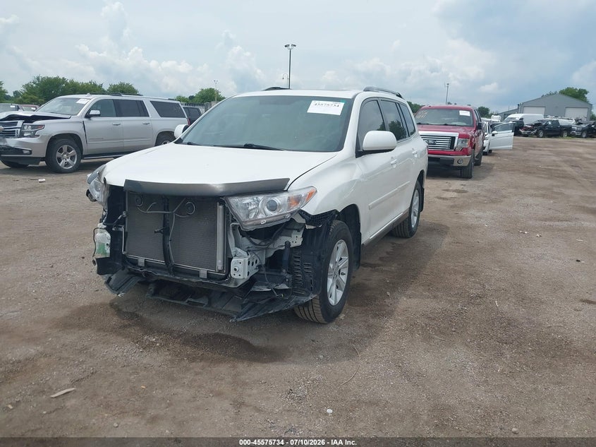 2013 Toyota Highlander VIN 5TDBK3EH1DS253351 IAAI salvage auction — FRONT END, Salvage (Iowa), sold $4,500 on 2026-07-28 (photo 2)