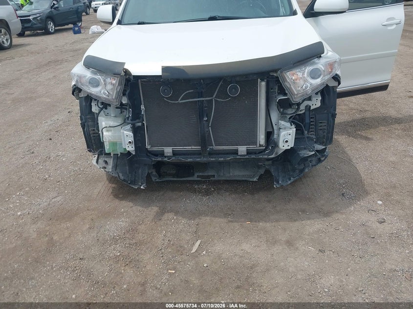 2013 Toyota Highlander VIN 5TDBK3EH1DS253351 IAAI salvage auction — FRONT END, Salvage (Iowa), sold $4,500 on 2026-07-28 (photo 6)