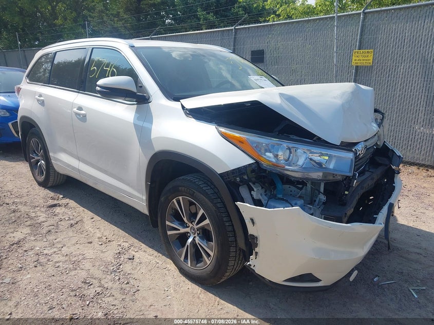 2016 Toyota Highlander VIN 5TDJKRFHXGS506734 IAAI salvage auction — FRONT END, Salvage Title, sold $5,600 on 2026-07-27 (photo 1)