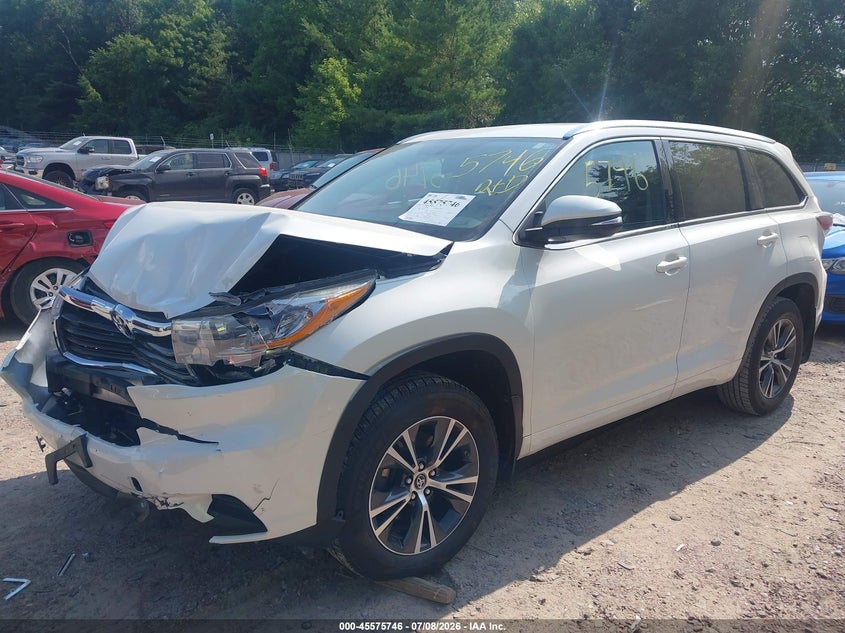 2016 Toyota Highlander VIN 5TDJKRFHXGS506734 IAAI salvage auction — FRONT END, Salvage Title, sold $5,600 on 2026-07-27 (photo 2)