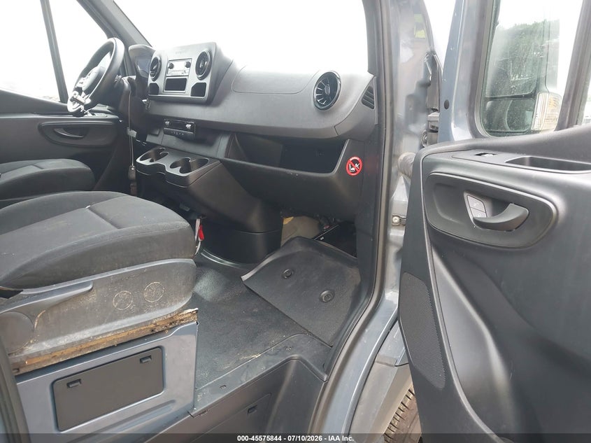2021 Mercedes-benz Sprinter VIN W1Y40CHY2MT071830 IAAI salvage auction — FRONT END, Salvage (Ohio), sold $4,550 on 2026-07-29 (photo 5)