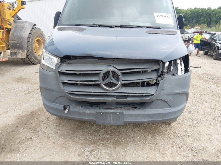 2021 Mercedes-benz Sprinter VIN W1Y40CHY2MT071830 IAAI salvage auction — FRONT END, Salvage (Ohio), sold $4,550 on 2026-07-29 (photo 6)
