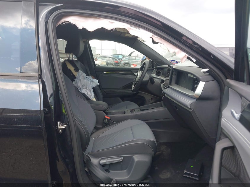 2026 Volkswagen Tiguan VIN 3VVHR7RM9TM094552 IAAI salvage auction — LEFT REAR, Salvage Title, sold $6,400 on 2026-07-23 (photo 5)