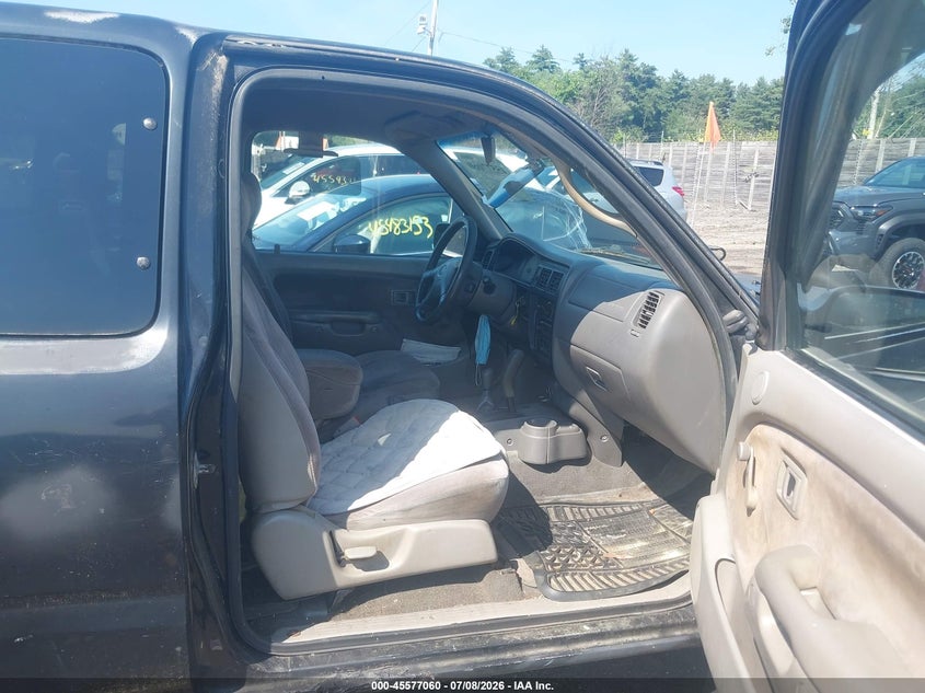 2001 Toyota Tacoma VIN 5TEWN72N01Z860379 IAAI salvage auction — NORMAL WEAR, Clear (Massachusetts), sold $1,425 on 2026-07-24 (photo 5)