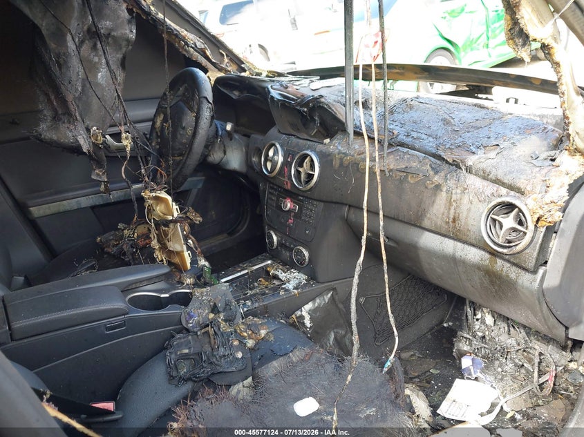 2015 Mercedes-benz Glk-klasse VIN WDCGG5HBXFG430528 IAAI salvage auction — EXTERIOR BURN, Salvage (Idaho), sold $375 on 2026-08-10 (photo 5)