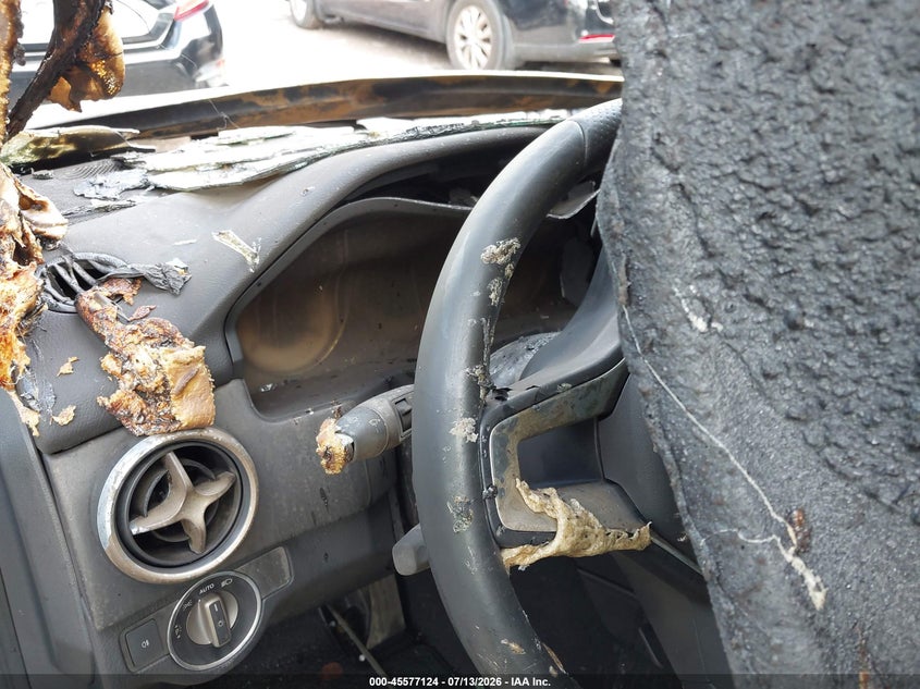 2015 Mercedes-benz Glk-klasse VIN WDCGG5HBXFG430528 IAAI salvage auction — EXTERIOR BURN, Salvage (Idaho), sold $375 on 2026-08-10 (photo 7)