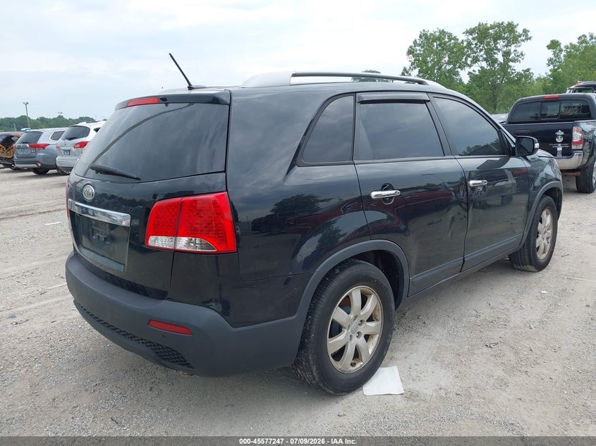 2013 Kia Sorento VIN 5XYKT3A61DG407054 IAAI salvage auction — NORMAL WEAR, Clear (Illinois), sold $425 on 2026-07-28 (photo 4)