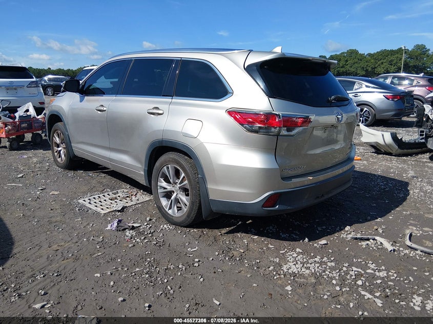 2015 Toyota Highlander VIN 5TDJKRFH5FS081938 IAAI salvage auction — RIGHT SIDE, Salvage Title, sold $25 on 2026-07-28 (photo 3)
