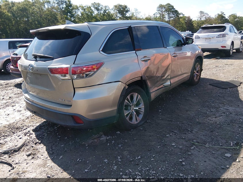 2015 Toyota Highlander VIN 5TDJKRFH5FS081938 IAAI salvage auction — RIGHT SIDE, Salvage Title, sold $25 on 2026-07-28 (photo 4)