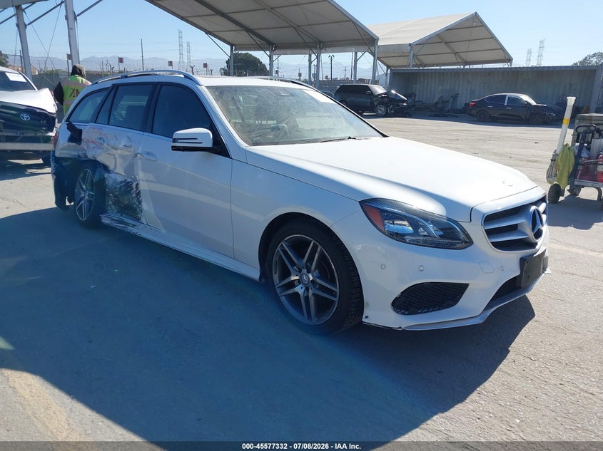 2015 Mercedes-benz E-klasse VIN WDDHH8JB5FB112208 IAAI salvage auction — RIGHT SIDE, Wait Title, sold $3,850 on 2026-08-05 (photo 1)