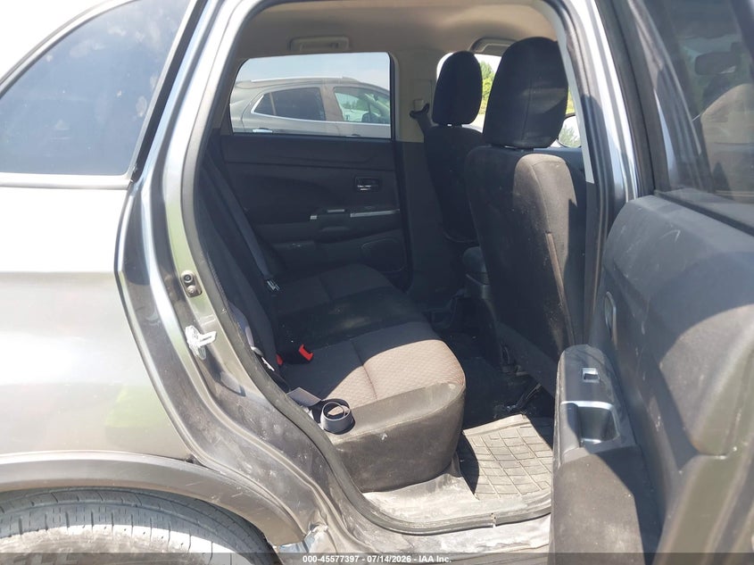 2019 Mitsubishi Outlander VIN JA4AP3AU6KU023680 IAAI salvage auction — SIDE, Wait Title, sold $2,350 on 2026-07-30 (photo 8)
