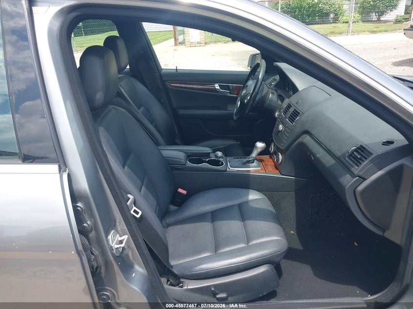 2011 Mercedes-benz C class VIN WDDGF8BB4BR152250 IAAI salvage auction — WATER/FLOOD, Salvage (Ohio), sold $300 on 2026-08-05 (photo 5)