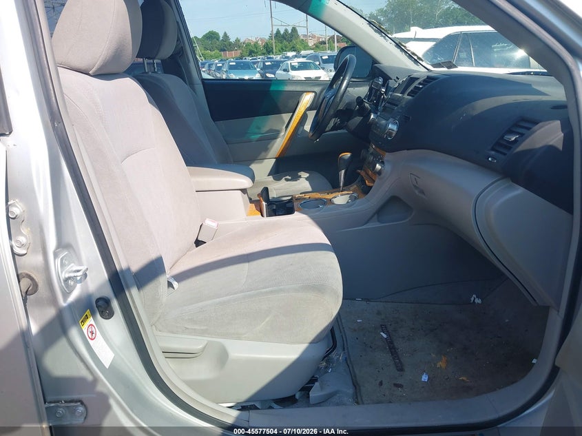 2010 Toyota Highlander hybrid VIN JTEBW3EH1A2047269 IAAI salvage auction — NORMAL WEAR, Clear (Pennsylvania), sold $725 on 2026-07-24 (photo 5)