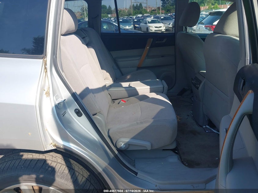 2010 Toyota Highlander hybrid VIN JTEBW3EH1A2047269 IAAI salvage auction — NORMAL WEAR, Clear (Pennsylvania), sold $725 on 2026-07-24 (photo 8)