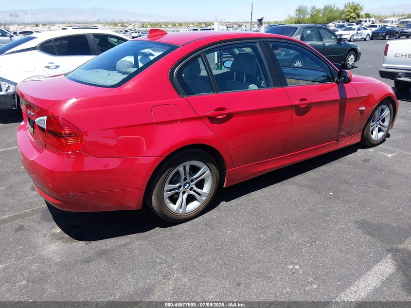 2008 BMW 3er VIN WBAVC53568FZ83015 IAAI salvage auction — NORMAL WEAR, Clear (Washington), sold $425 on 2026-07-31 (photo 4)