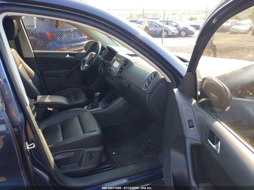 2013 Volkswagen Tiguan VIN WVGBV7AX0DW538307 IAAI salvage auction — NORMAL WEAR, Clear (New Jersey), sold $400 on 2026-07-29 (photo 5)