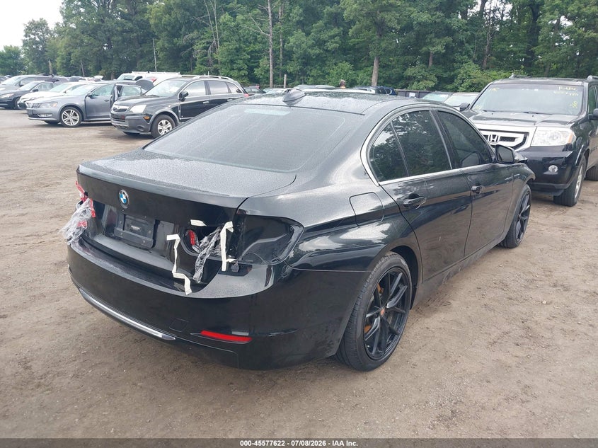 2013 BMW 3 series VIN WBA3B5C50DF138875 IAAI salvage auction — NORMAL WEAR, Clear (Maryland), sold $600 on 2026-07-29 (photo 4)