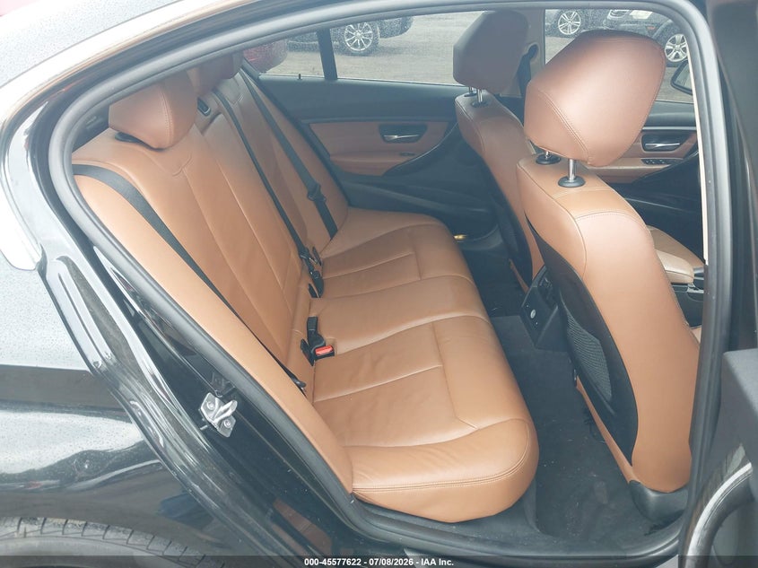 2013 BMW 3 series VIN WBA3B5C50DF138875 IAAI salvage auction — NORMAL WEAR, Clear (Maryland), sold $600 on 2026-07-29 (photo 8)