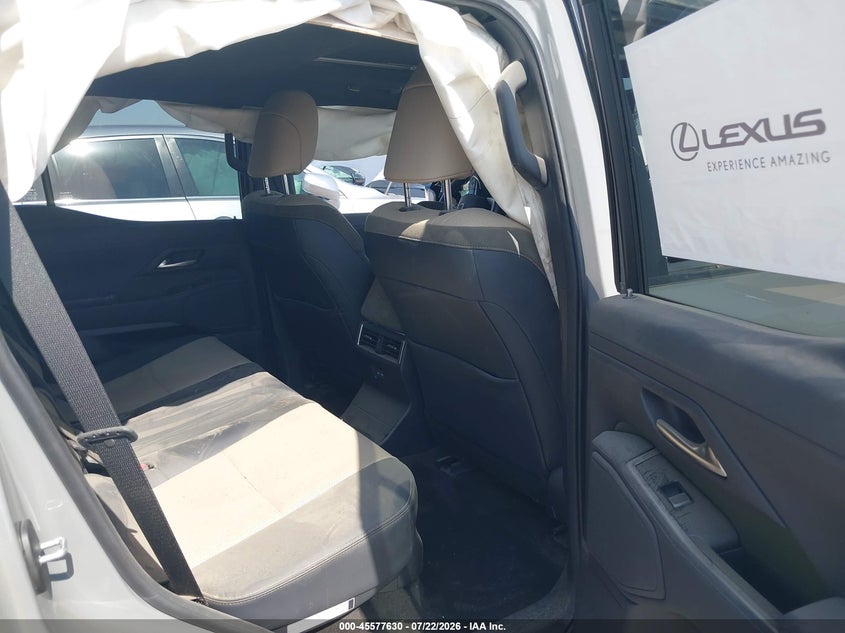 2024 Lexus Gx VIN JTJTBCDX2R5021140 IAAI salvage auction — ROLLOVER, Salvage Title, sold $21,600 on 2026-08-25 (photo 8)