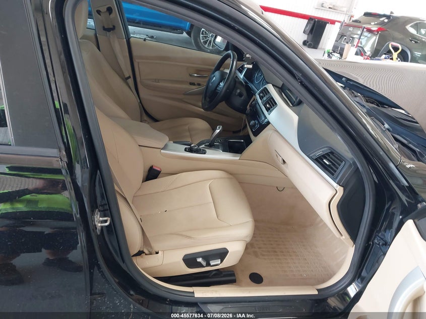 2016 BMW 3er VIN WBA8A9C51GK617625 IAAI salvage auction — FRONT END, Rebuildable (Florida), sold $1,450 on 2026-08-05 (photo 5)