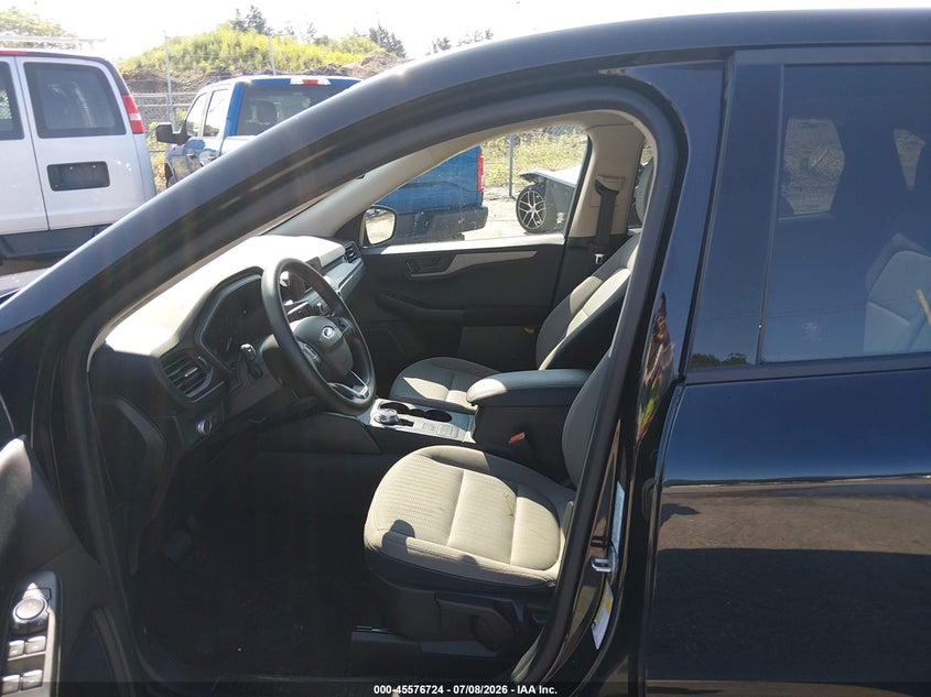 2020 Ford Escape VIN 1FMCU9F63LUC09582 IAAI salvage auction — NORMAL WEAR, SF97 (Rhode Island), sold $7,525 on 2026-07-27 (photo 6)