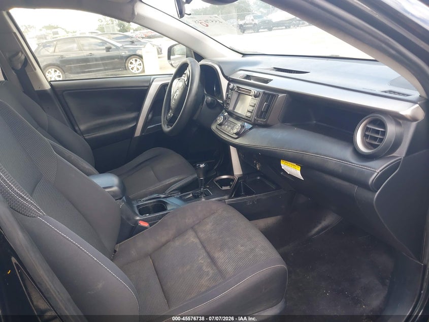 2018 Toyota Rav 4 VIN JTMRJREV0JD222206 IAAI salvage auction — REAR END, Salvage Title, sold $4,550 on 2026-07-29 (photo 5)