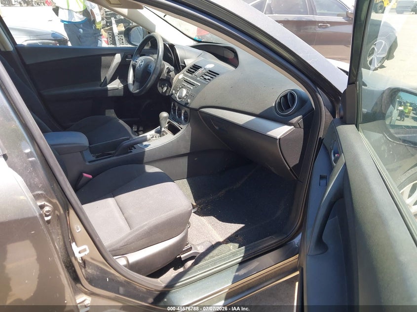 2011 Mazda 3 VIN JM1BL1VG9B1900419 IAAI salvage auction — NORMAL WEAR, Clear - Dealer Only (California), sold $1,050 on 2026-07-15 (photo 5)