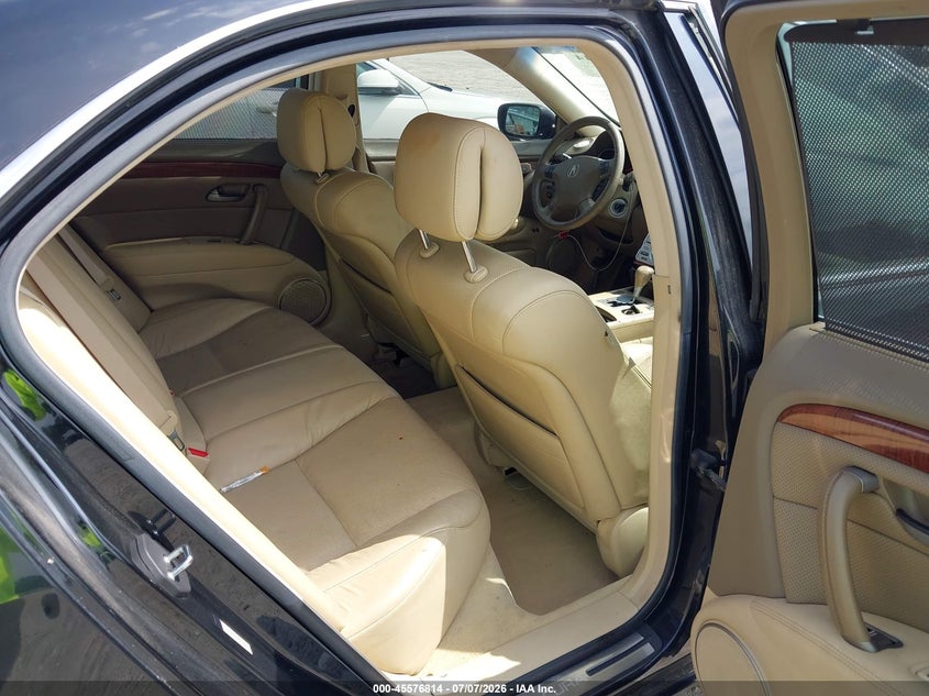 2005 Acura Rl VIN JH4KB16575C017670 IAAI salvage auction — REAR END, Clear-Dealer Only (North Carolina), sold $475 on 2026-07-28 (photo 8)