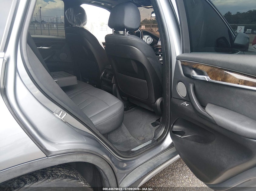 2017 BMW X5 VIN 5UXKR2C32H0U24063 IAAI salvage auction — WATER/FLOOD, Salvage Title, sold $250 on 2026-09-08 (photo 8)