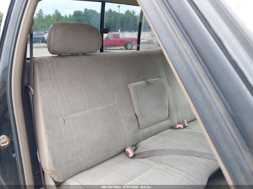 2001 Toyota Tundra VIN 5TBJN32161S168049 IAAI salvage auction — NORMAL WEAR, Original (Maine), sold $375 on 2026-07-27 (photo 8)