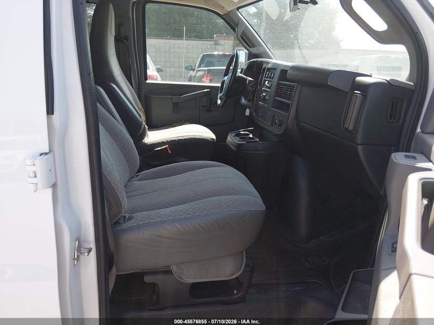 2016 Chevrolet Express 3500 VIN 1GAZGPFG8G1317828 IAAI salvage auction — REAR END, Sf97 (Missouri), sold $18,550 on 2026-09-03 (photo 5)