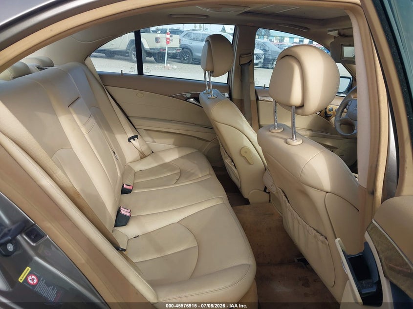 2009 Mercedes-benz E-class VIN WDBUF56X09B391927 IAAI salvage auction — NORMAL WEAR, Clear - Dealer Only (California), sold $400 on 2026-07-29 (photo 8)