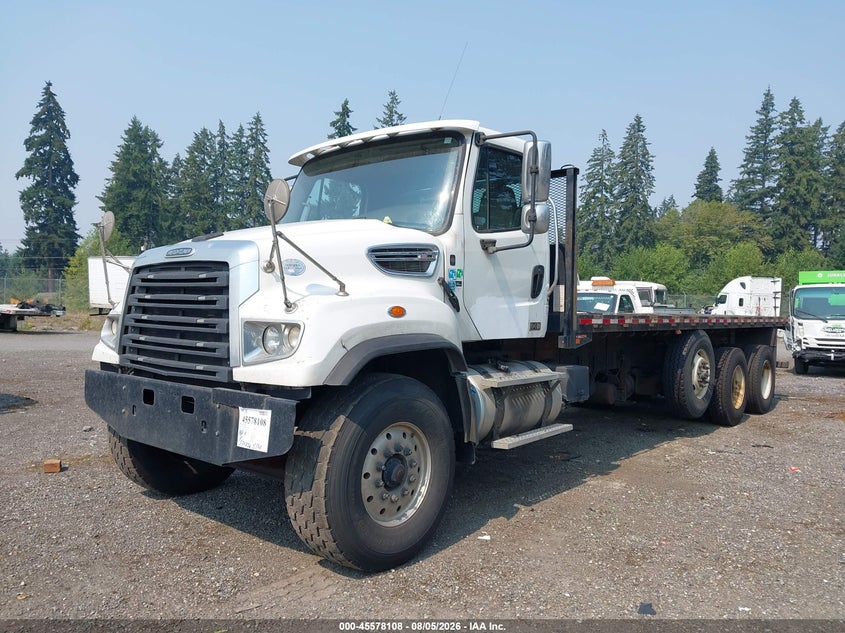 2017 Freightliner 114sd VIN 1FVMG3DV1HHHW0270 IAAI salvage auction — REAR END, Clear (Illinois), sold $7,200 on 2026-09-09 (photo 2)