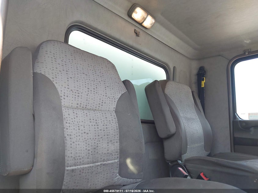 2014 Kenworth Construction VIN 2NKHHM7X8EM409149 IAAI salvage auction — SIDE, Wait Title, sold $8,250 on 2026-09-29 (photo 8)