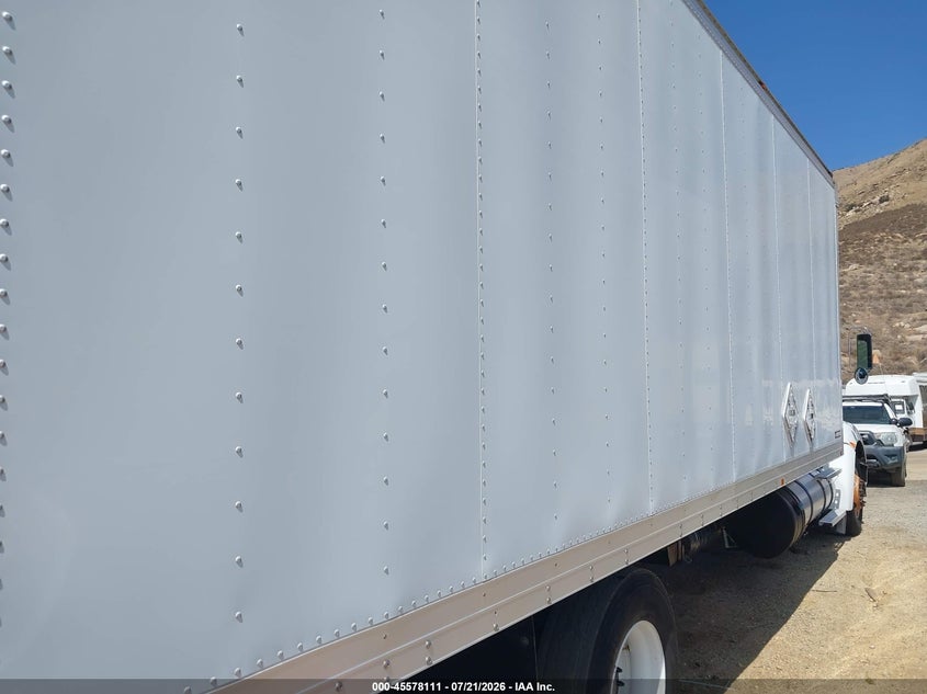 2014 Kenworth Construction VIN 2NKHHM7X8EM409149 IAAI salvage auction — SIDE, Wait Title, sold $8,250 on 2026-09-29 (photo 4)