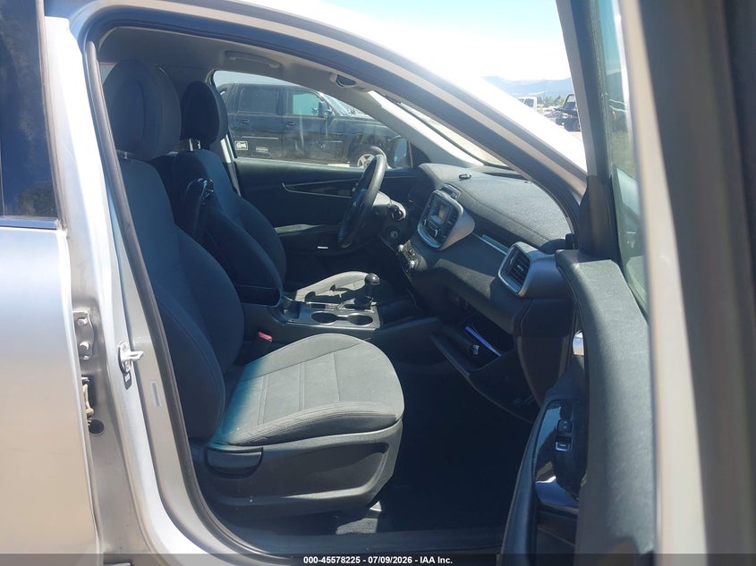 2016 Kia Sorento VIN 5XYPG4A31GG002404 IAAI salvage auction — NORMAL WEAR, Clear (Idaho), sold $575 on 2026-07-28 (photo 5)