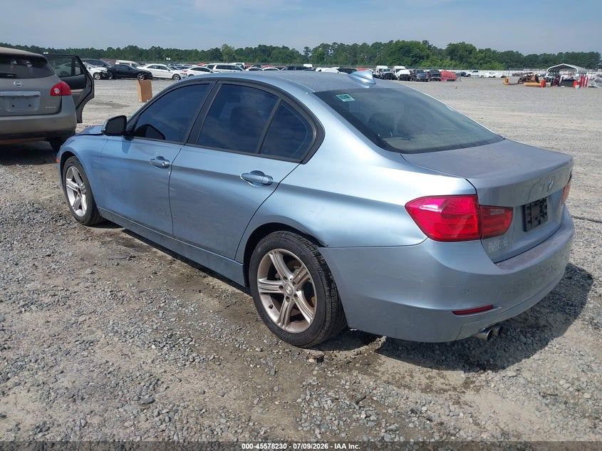 2014 BMW 3 series VIN WBA3A5C57EP600444 IAAI salvage auction — NORMAL WEAR, Repossession Paperwork (Georgia), sold $350 on 2026-08-10 (photo 3)