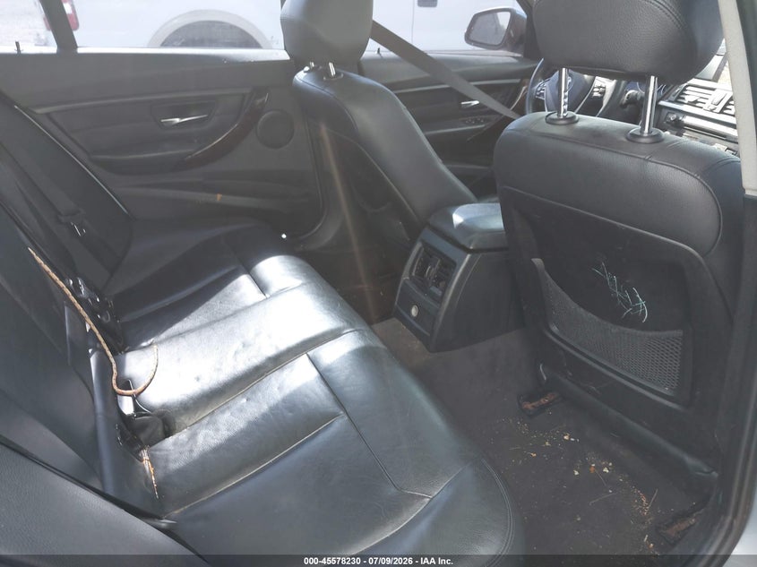 2014 BMW 3 series VIN WBA3A5C57EP600444 IAAI salvage auction — NORMAL WEAR, Repossession Paperwork (Georgia), sold $350 on 2026-08-10 (photo 8)
