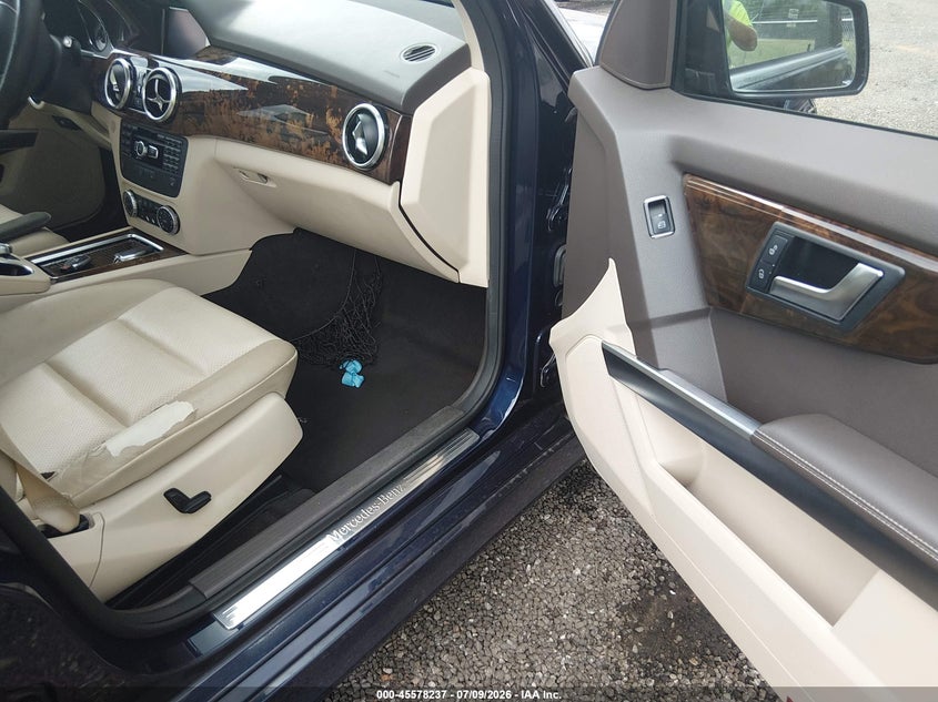 2014 Mercedes-benz Glk-klasse VIN WDCGG5HB2EG270806 IAAI salvage auction — FRONT & REAR, Salvage (South Carolina), sold $2,150 on 2026-08-02 (photo 5)