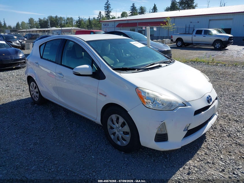 2013 Toyota Prius c VIN JTDKDTB35D1539901 IAAI salvage auction — LEFT SIDE, Salvage Title, sold $2,000 on 2026-07-30 (photo 1)
