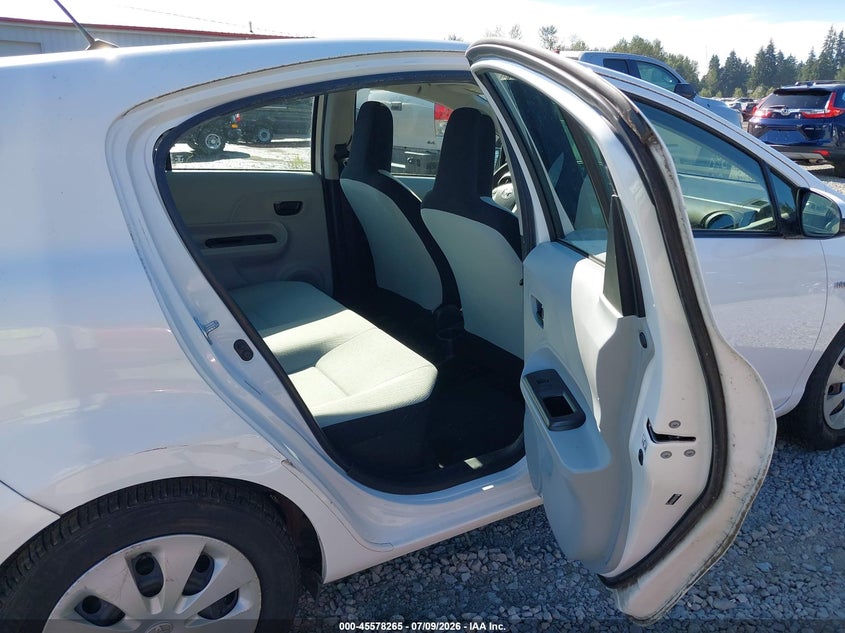 2013 Toyota Prius c VIN JTDKDTB35D1539901 IAAI salvage auction — LEFT SIDE, Salvage Title, sold $2,000 on 2026-07-30 (photo 8)