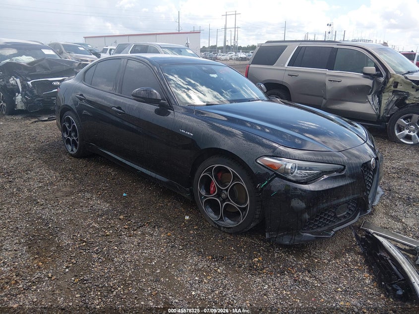 2022 Alfa romeo Giulia VIN ZARFAMBN8N7662923 IAAI salvage auction — FRONT END, Salvage Title, sold $10,100 on 2026-08-19 (photo 1)