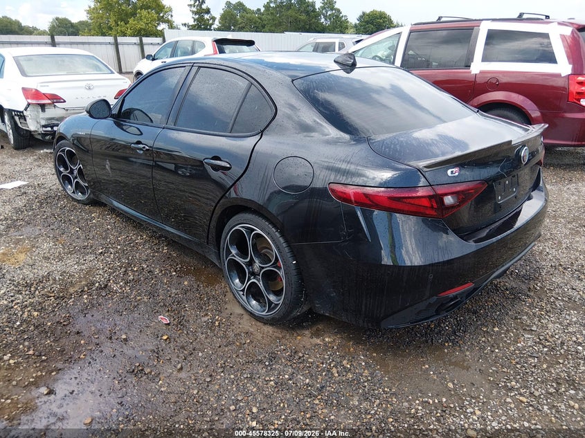2022 Alfa romeo Giulia VIN ZARFAMBN8N7662923 IAAI salvage auction — FRONT END, Salvage Title, sold $10,100 on 2026-08-19 (photo 3)