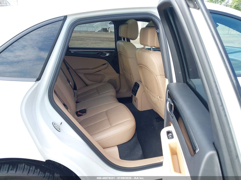 2019 Porsche Macan VIN WP1AA2A57KLB06193 IAAI salvage auction — REAR END, Salvage Title, sold $8,300 on 2026-07-23 (photo 8)